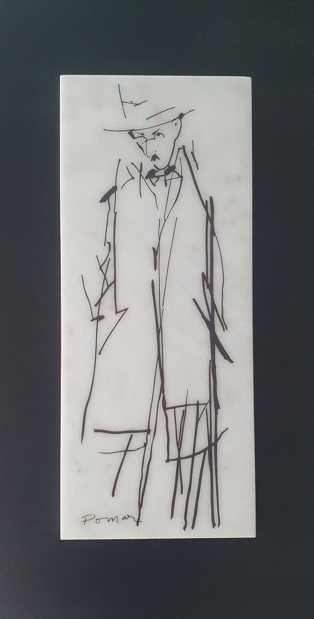Fernando Pessoa de Julio Pomar em mármore