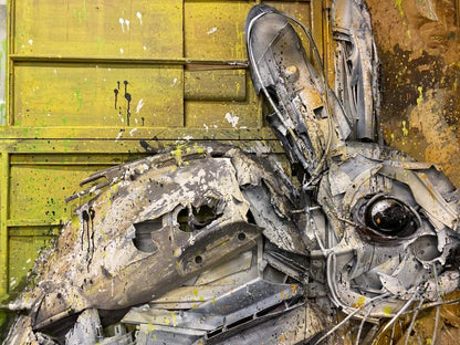 COELHO, enorme escultura de Bordalo II